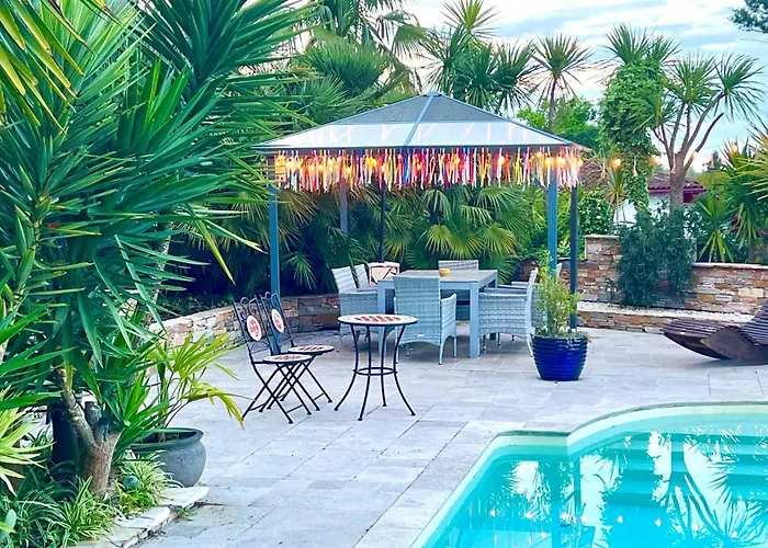 , Piscine, Jardin, Parking Rum i privatbostad *